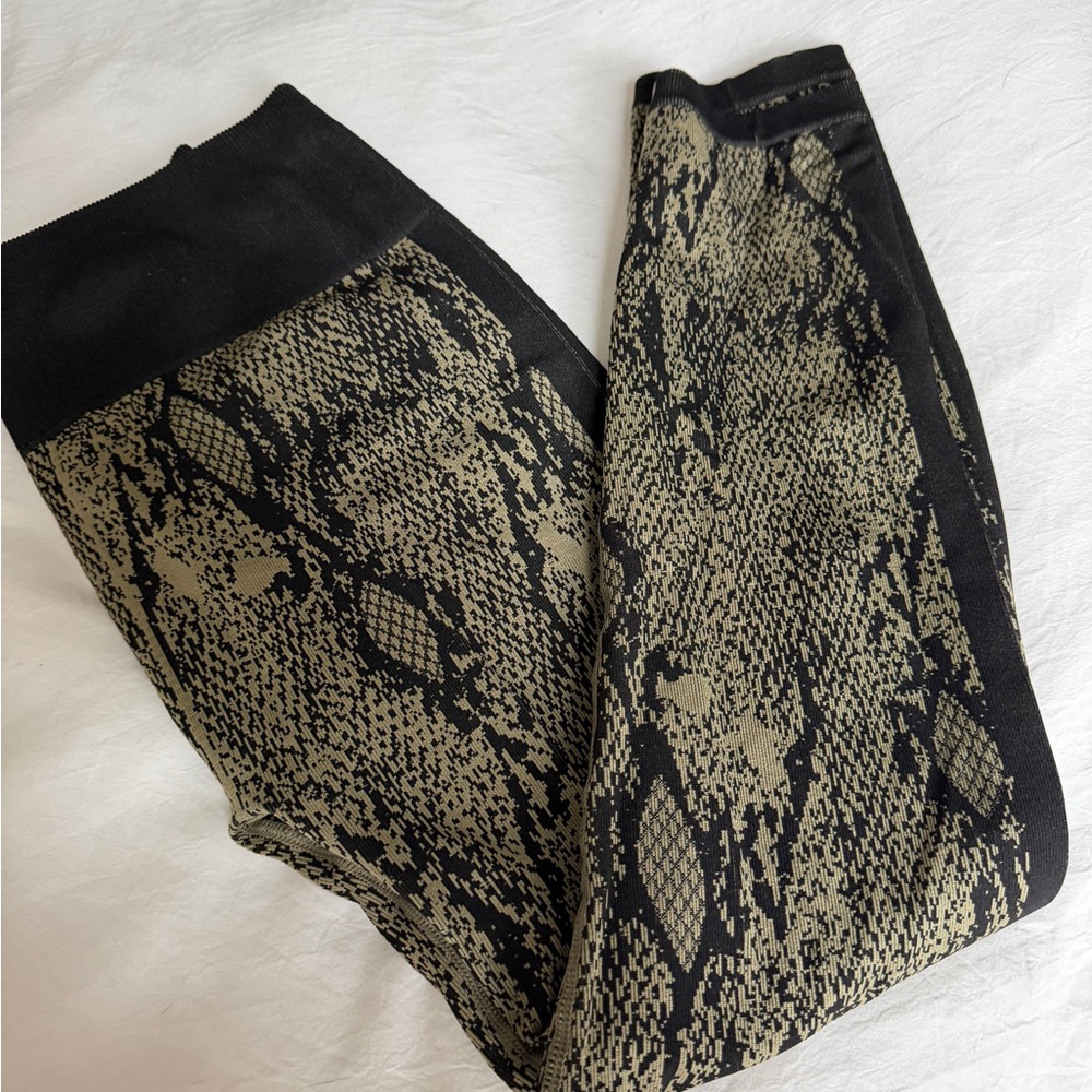 Black and Green Snake Print Leggings Womens M Tummy Control Stretch Compression - Picture 4 of 4